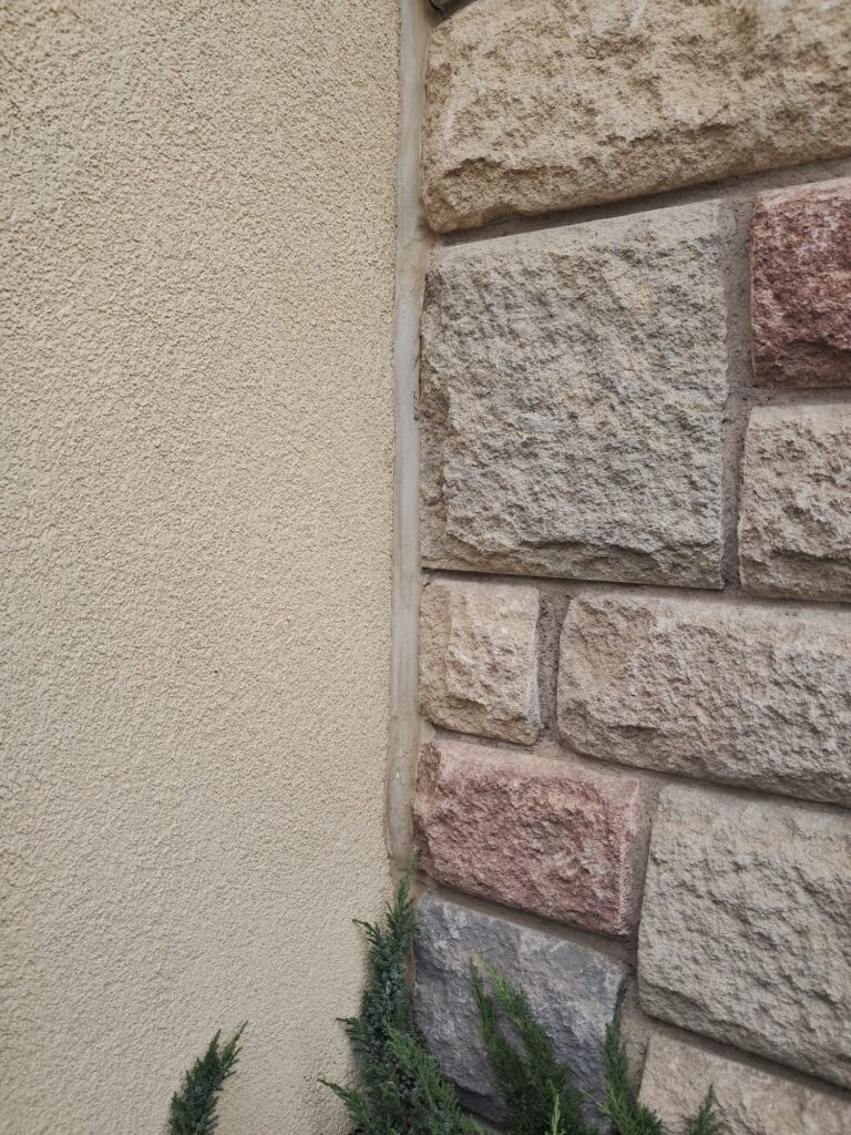 gaylord-rockies-resort-stone-wall-joint Gaylord Rockies Resort and Convention Center, Aurora, Colorado (2 of 3)